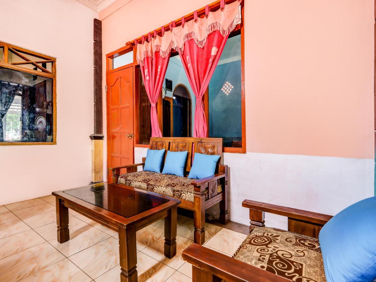 Oyo 90051 Guest House Parangtritis Luaran gambar