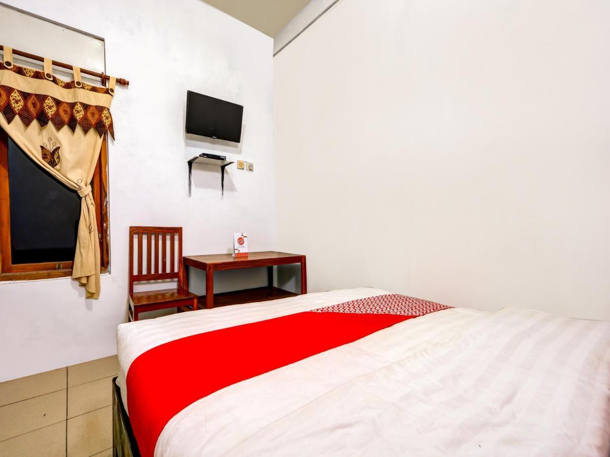 Oyo 90051 Guest House Parangtritis Luaran gambar